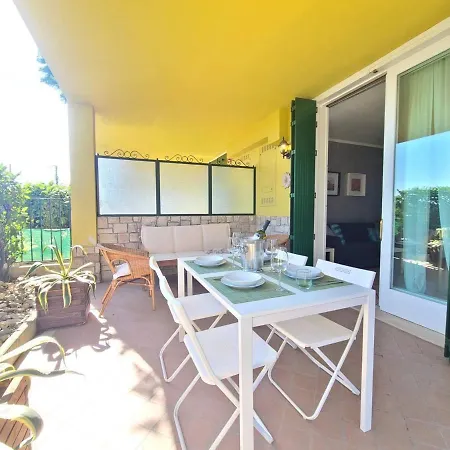 Sandra アパート *